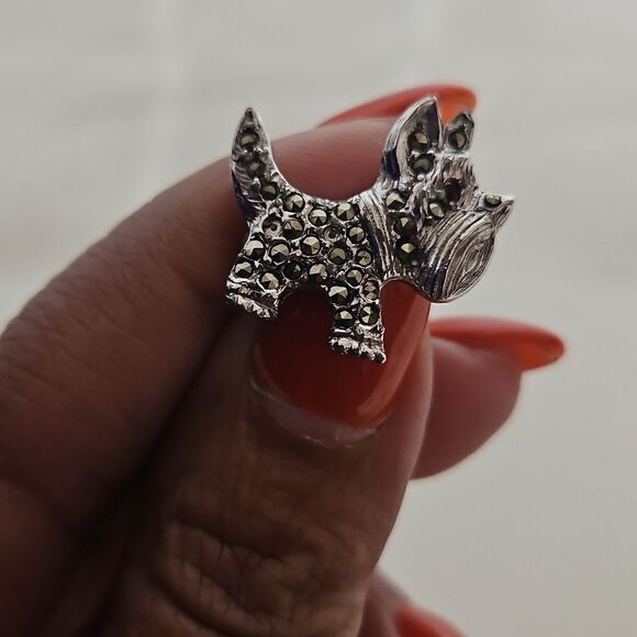 Pooch Dog Pin With Rhinestones Silver - Picture 11 of 16